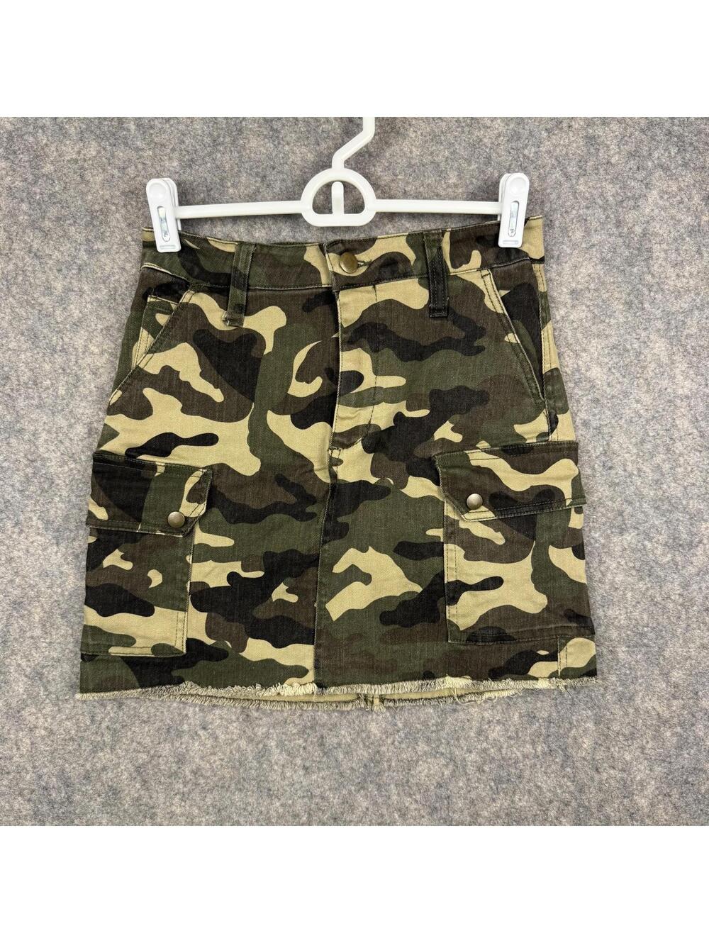 Camo Cargo Raw Edge Hem Mini Skirt Army Green Khaki Black Small Military EUC 142